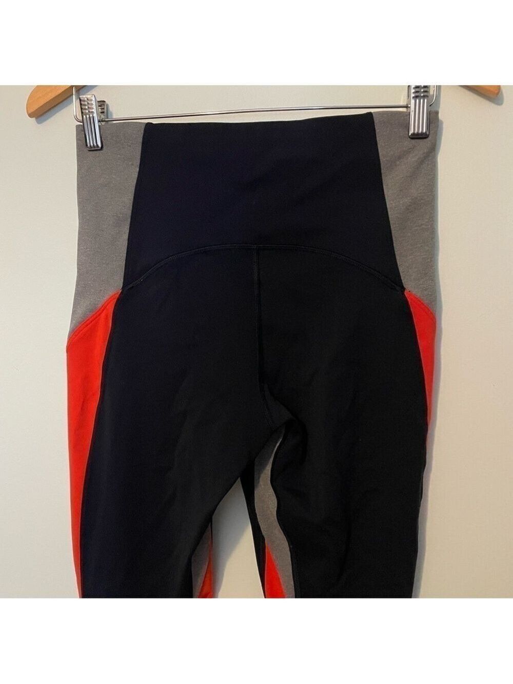 Athleta Crest Colorblock Tight Small - Picture 4 of 8